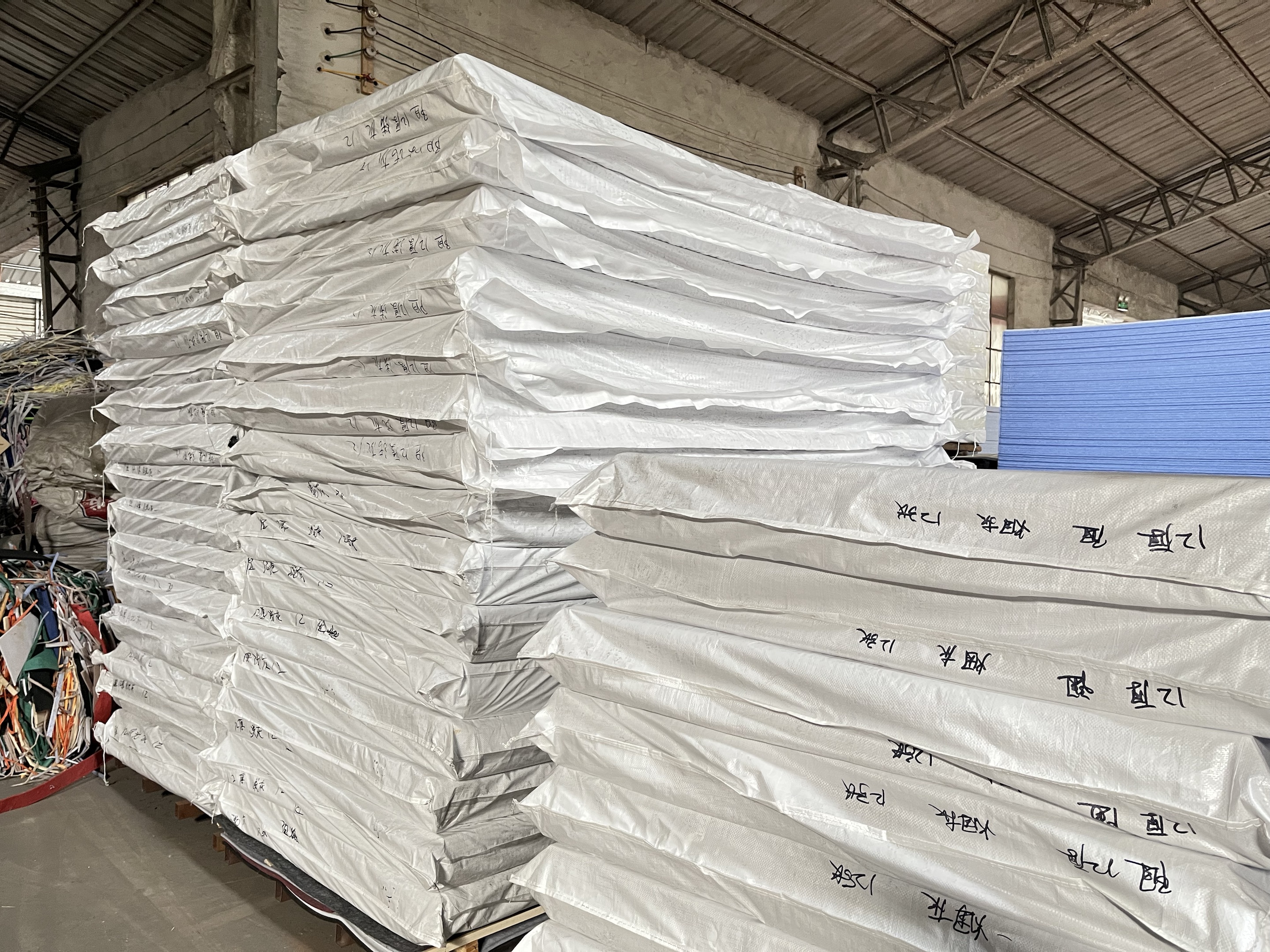 634aa0ec-3f5e-4b57-8919-ee06d392ae5d.jpg 聚酯纖維吸音板